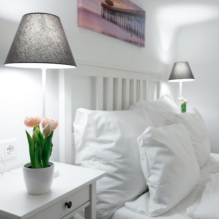 Sleek Minimalist Studio At Inner City Budapest Esterno foto