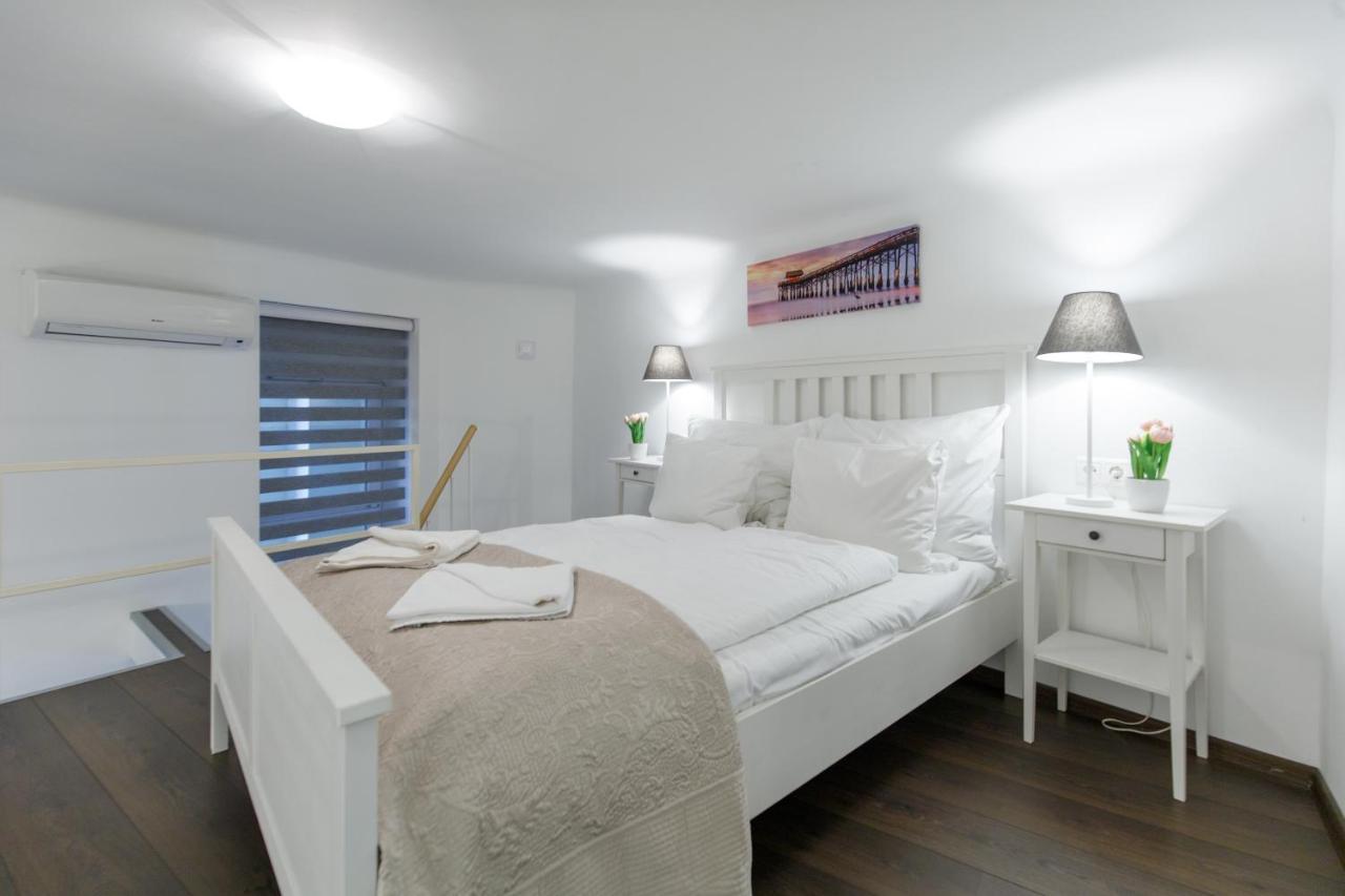 Sleek Minimalist Studio At Inner City Budapest Esterno foto
