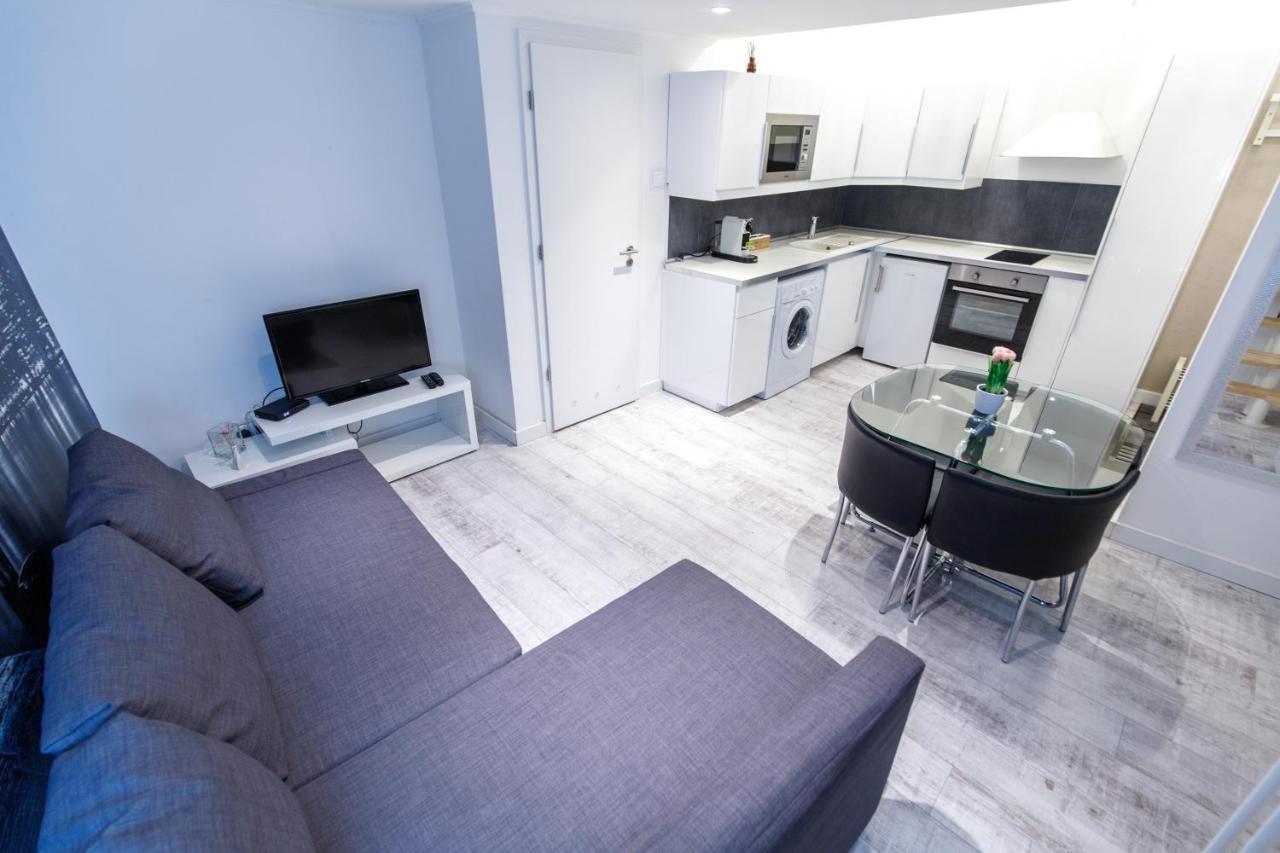Sleek Minimalist Studio At Inner City Budapest Esterno foto