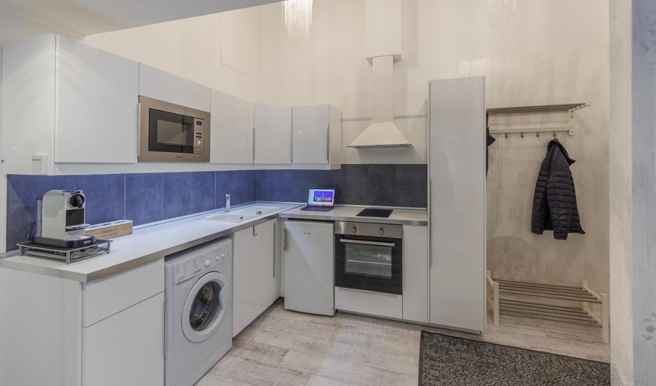 Sleek Minimalist Studio At Inner City Budapest Esterno foto