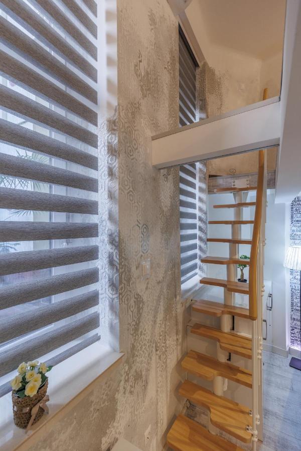 Sleek Minimalist Studio At Inner City Budapest Esterno foto