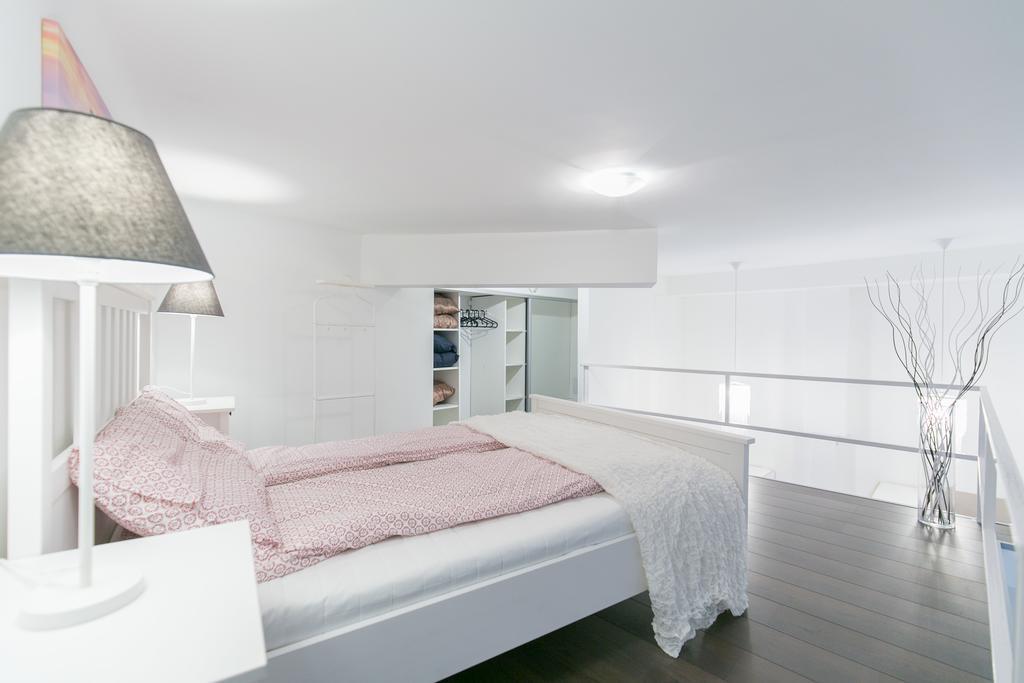 Sleek Minimalist Studio At Inner City Budapest Esterno foto